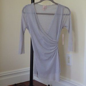 New/ tag Sweet Pea by Stacy Frati faux wrap v neck top  M